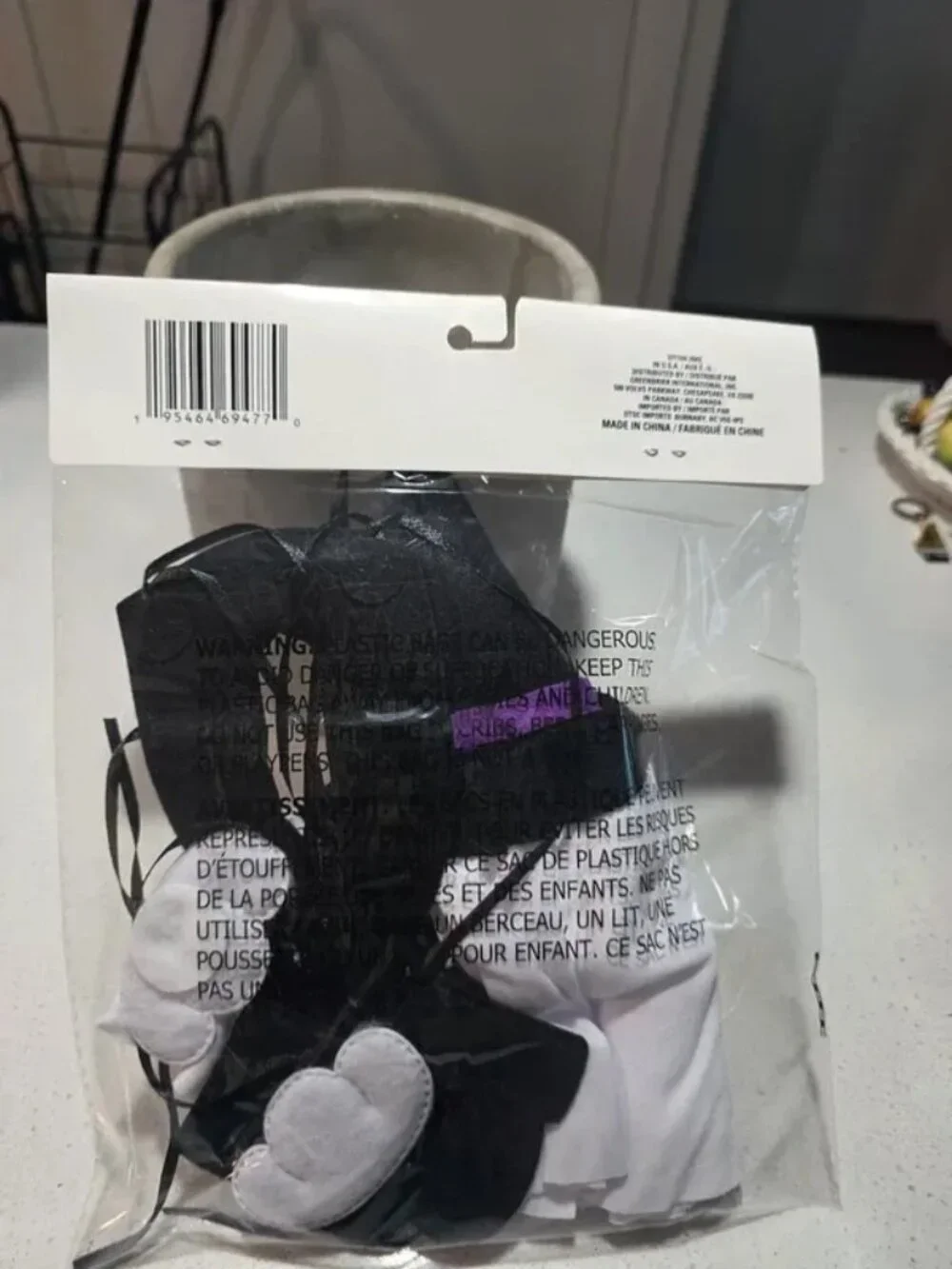 Fabric and plastic Halloween wreath decoration kit, ghost with witch hat and str